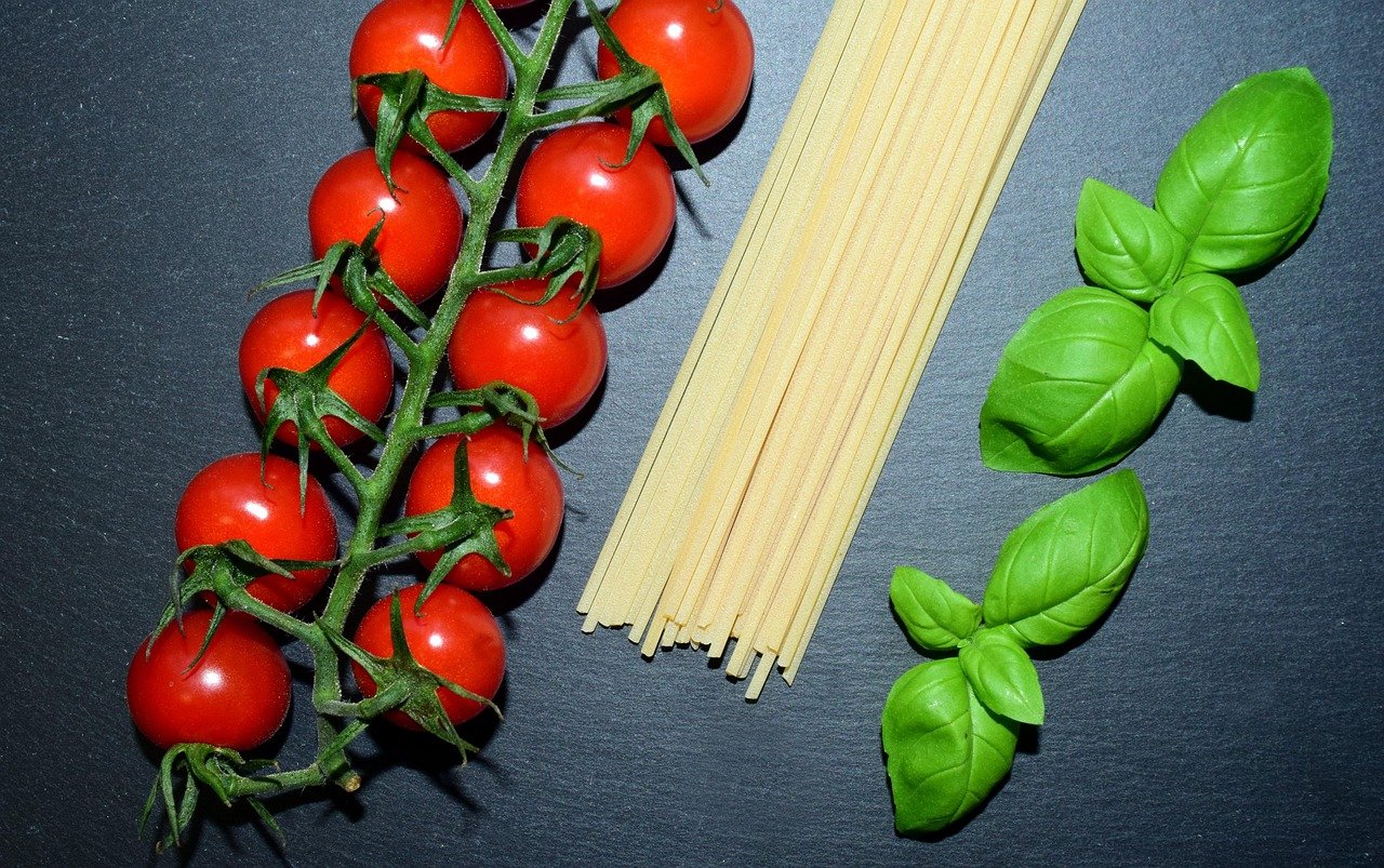 italy, italian cuisine, flag, italian flag, red, white, green, tomatoes, pasta, basil, nature, mediterranean cuisine, healthy kitchen, food, leaf, health, vegetables